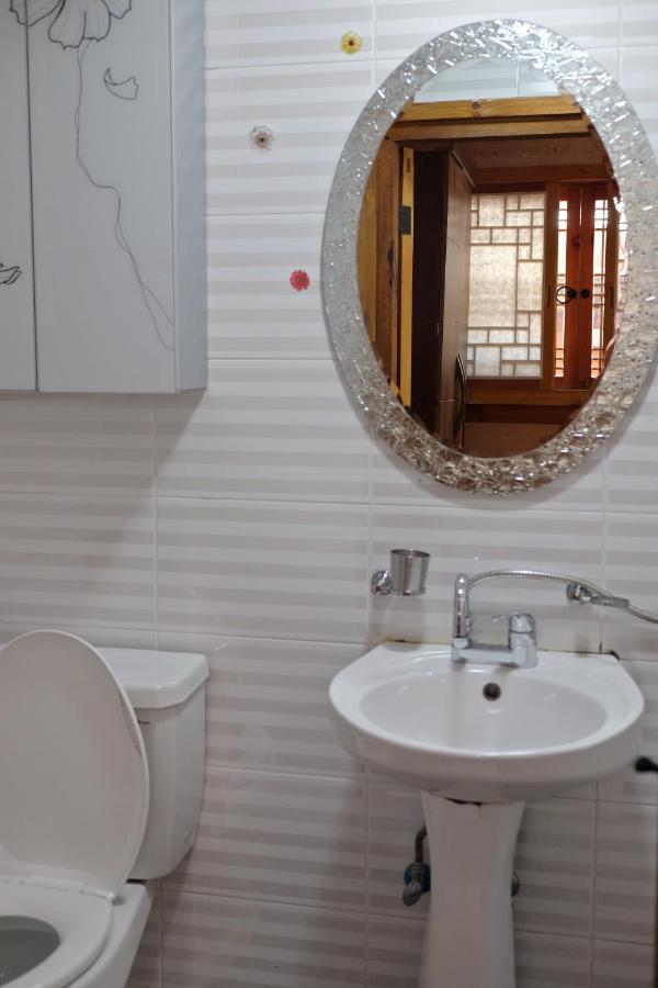 Haemil Hanok Guesthouse Seoul Rom bilde